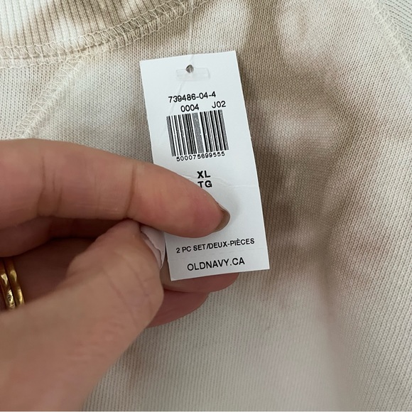 NWT Old Navy Sweatshirt Size XL - Picture 4 of 6